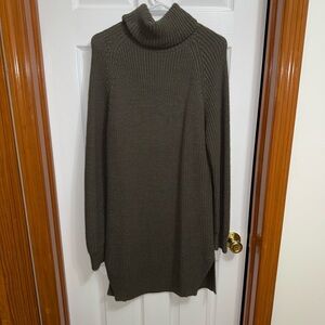 Tobi Forest Green Turtleneck Sweater